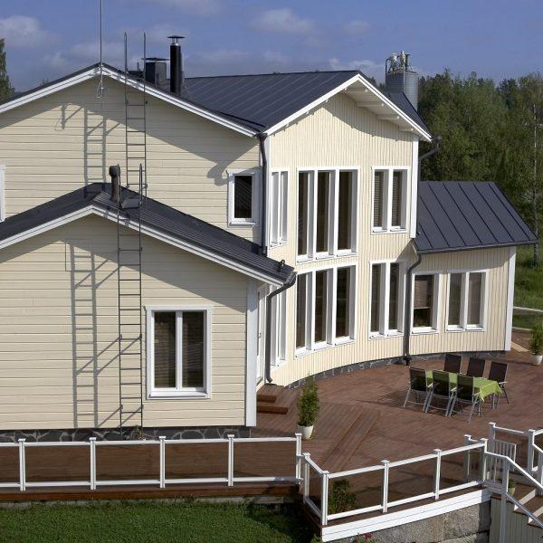 Valmiiksi maalattu, piilokiinnitettävä Topcoat-K ulkoverhouspaneeli