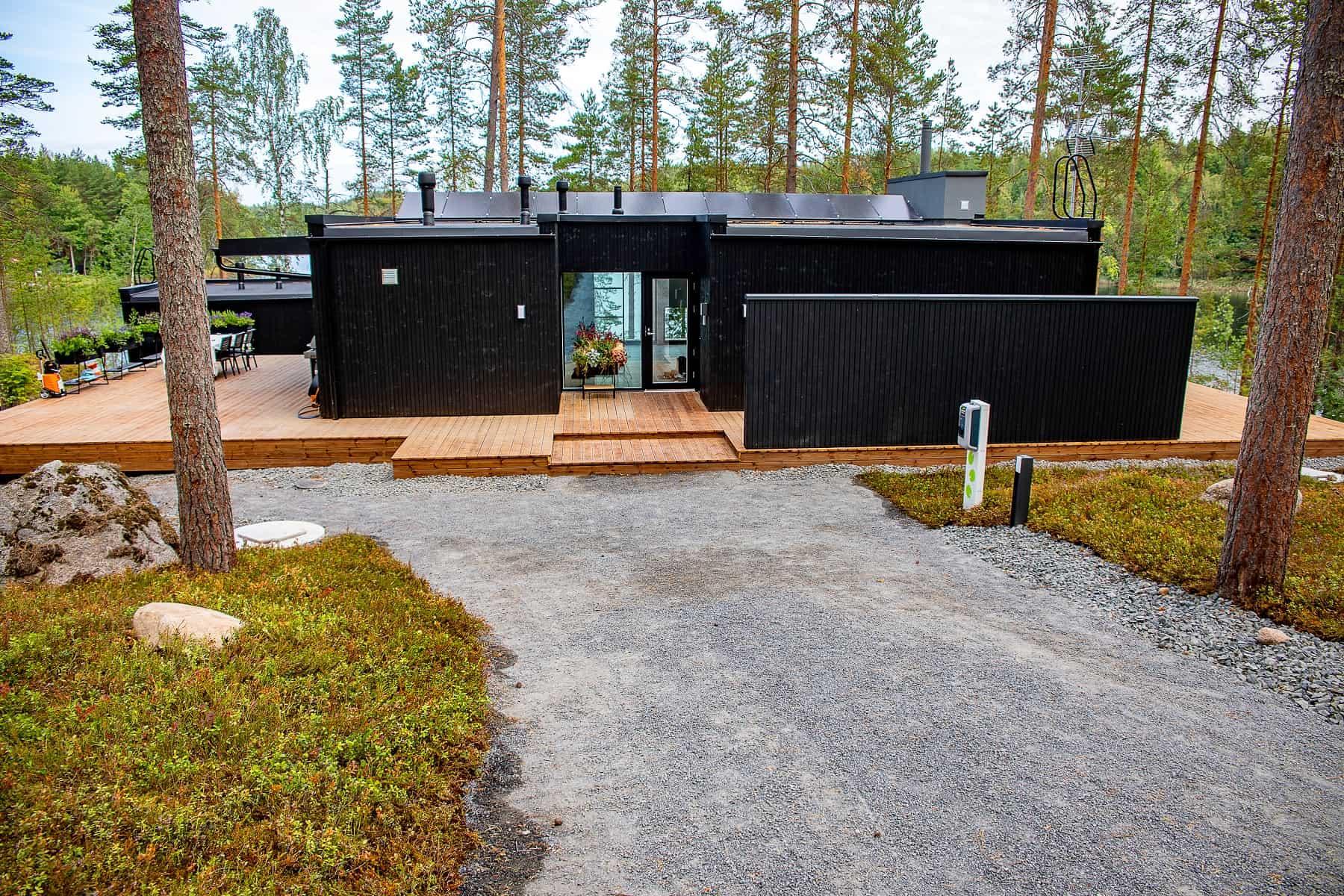 Välimaalattu ulkoverhouspaneeli UTS 28x145mm, sävy: 5089 piki
