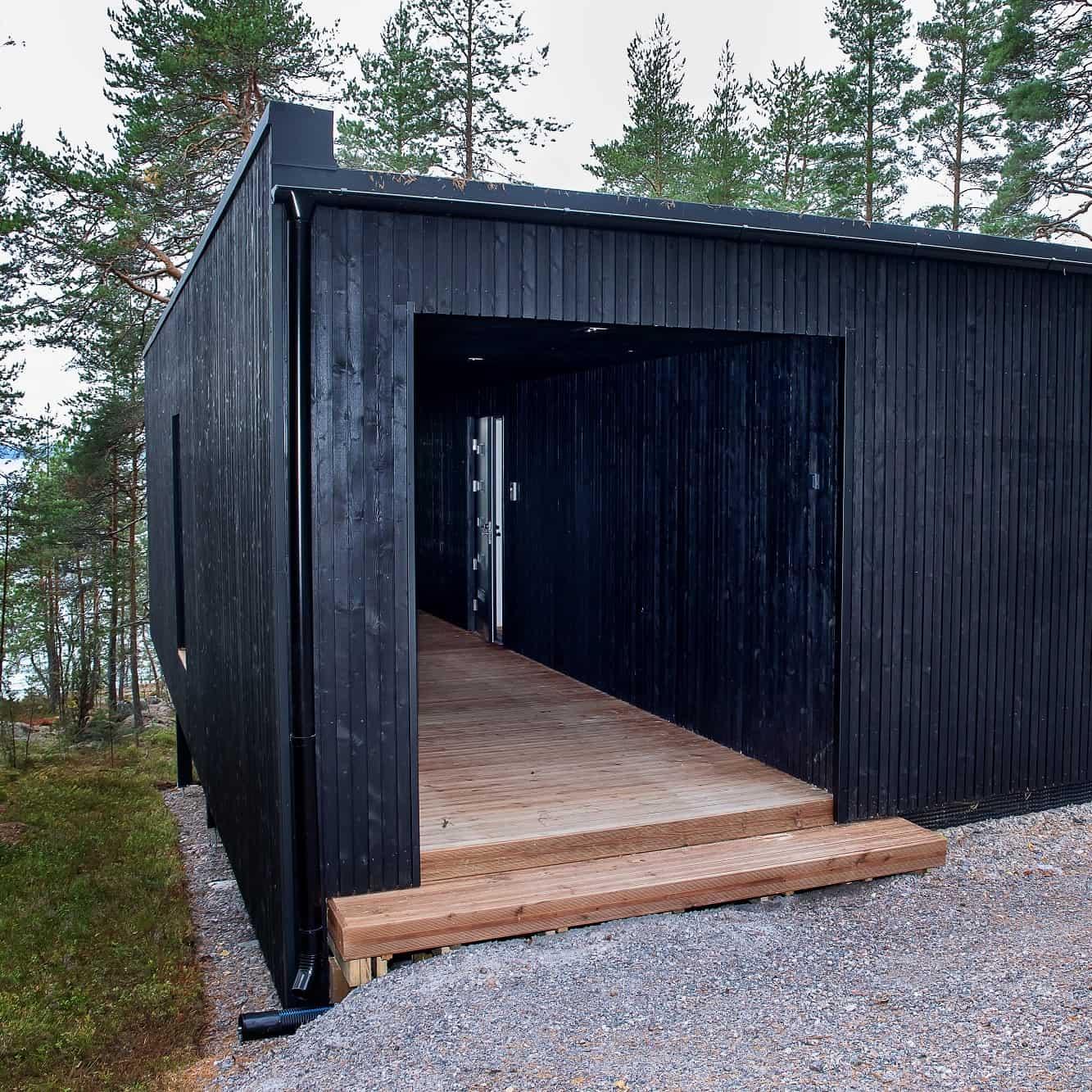 Välimaalattu ulkoverhouspaneeli UTS 28x145mm, sävy: 5089 piki