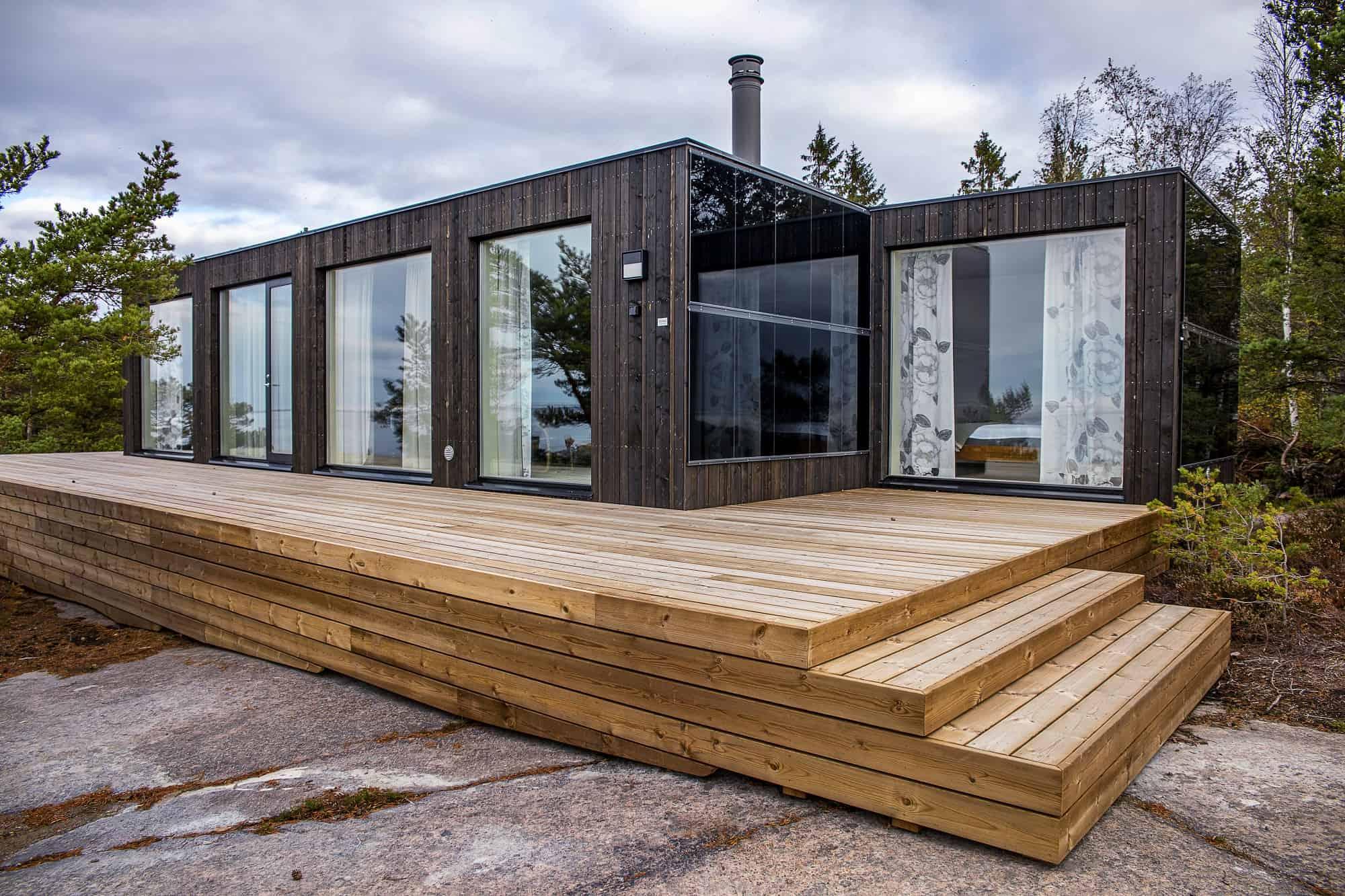 Välimaalattu ulkoverhouspaneeli UTS 28x145mm, sävy: 5089 piki