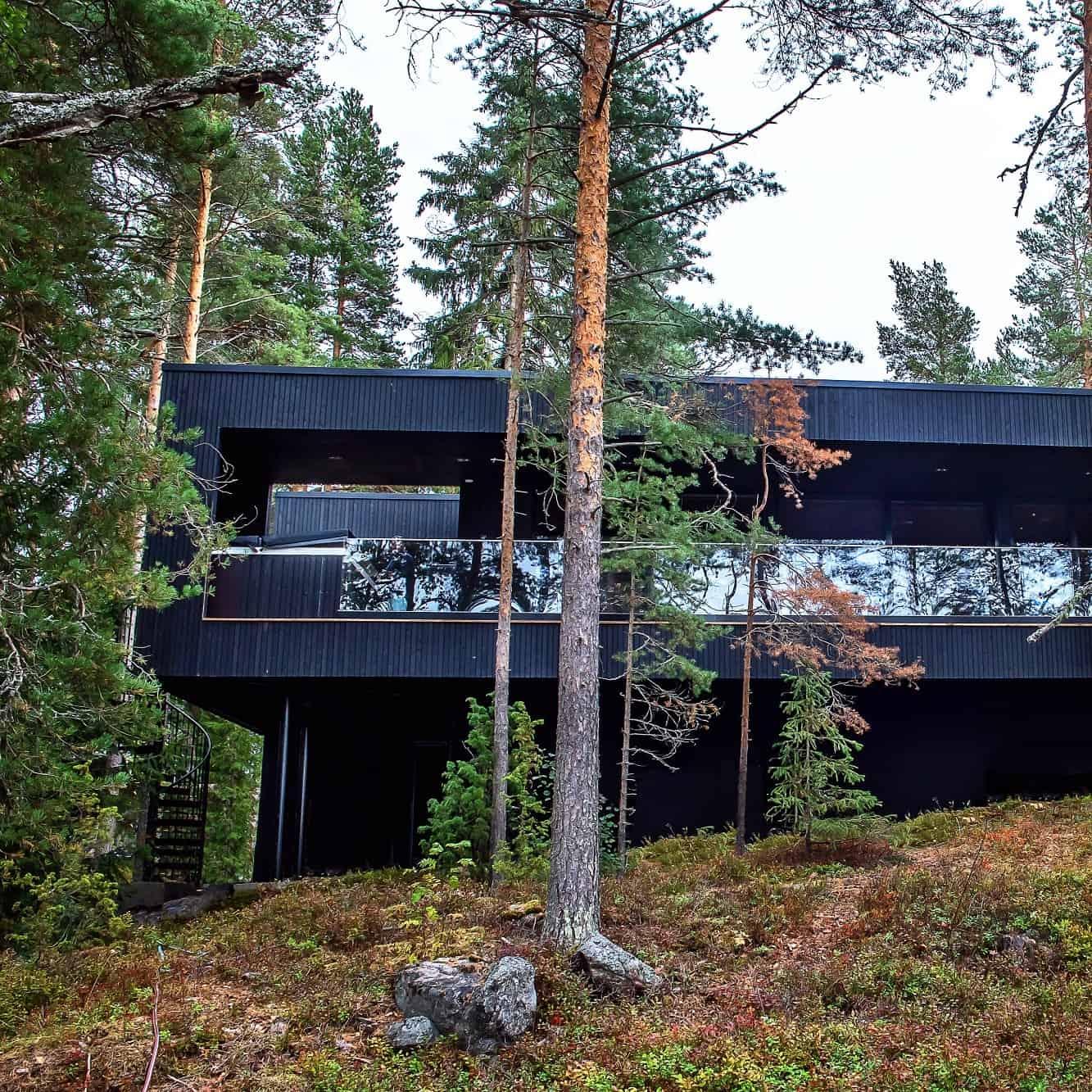 Välimaalattu ulkoverhouspaneeli UTS 28x145mm, sävy: 5089 piki